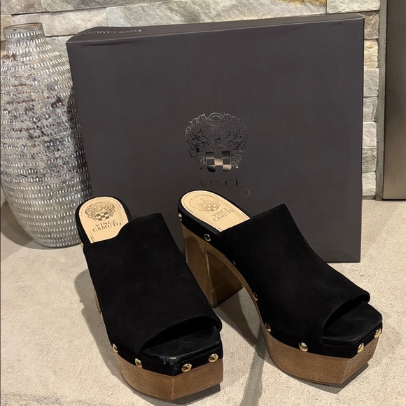 Vince Camuto Jeckima Studded Grommet Open Toe Platform Mules - Picture 3 of 13